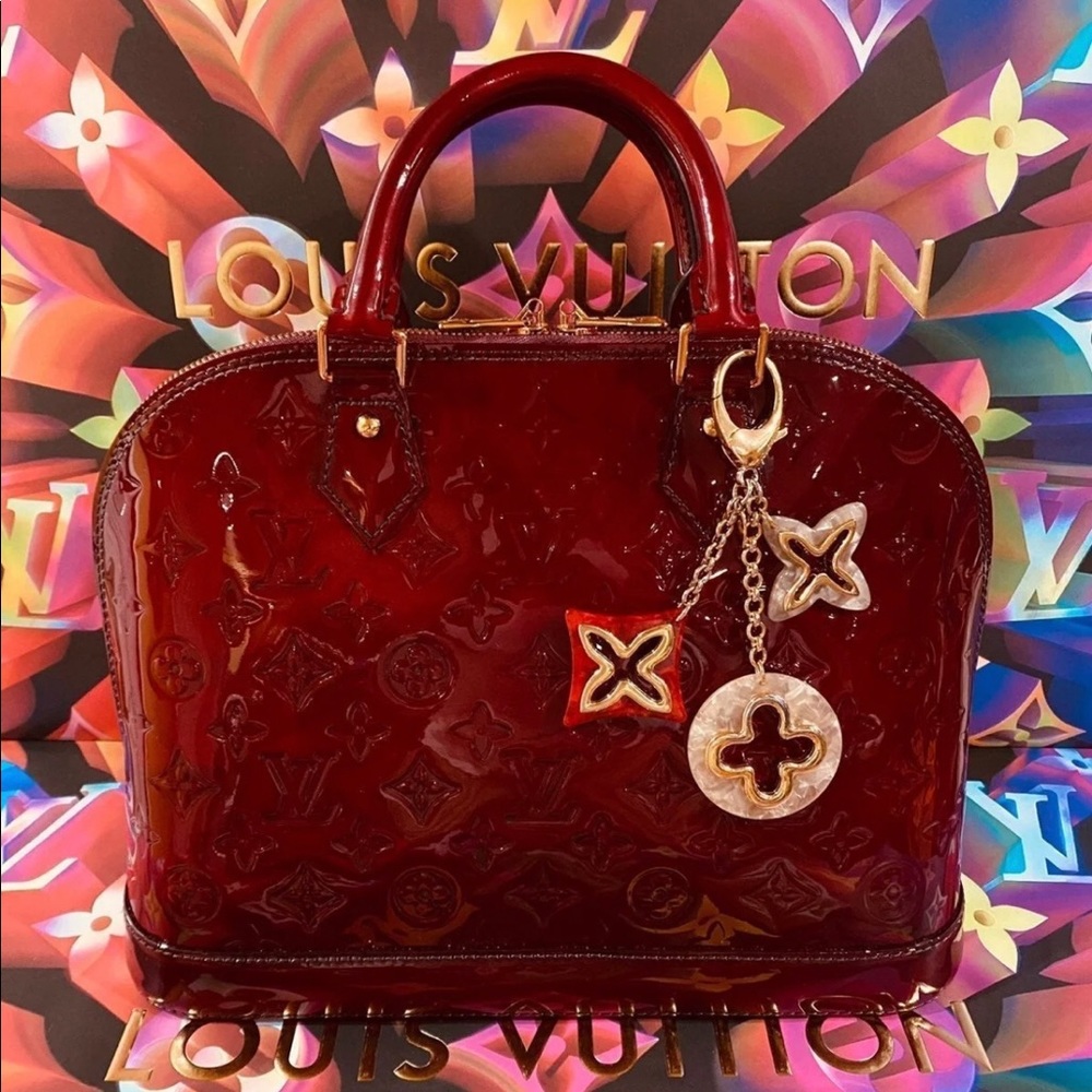 🎡🎡🎡 Authentic Louis Vuitton Bag Charm
